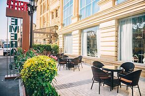 Emerald Suite Hotel