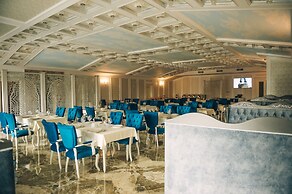 Emerald Suite Hotel