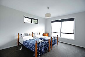 Apollo Bay Seal Apartments