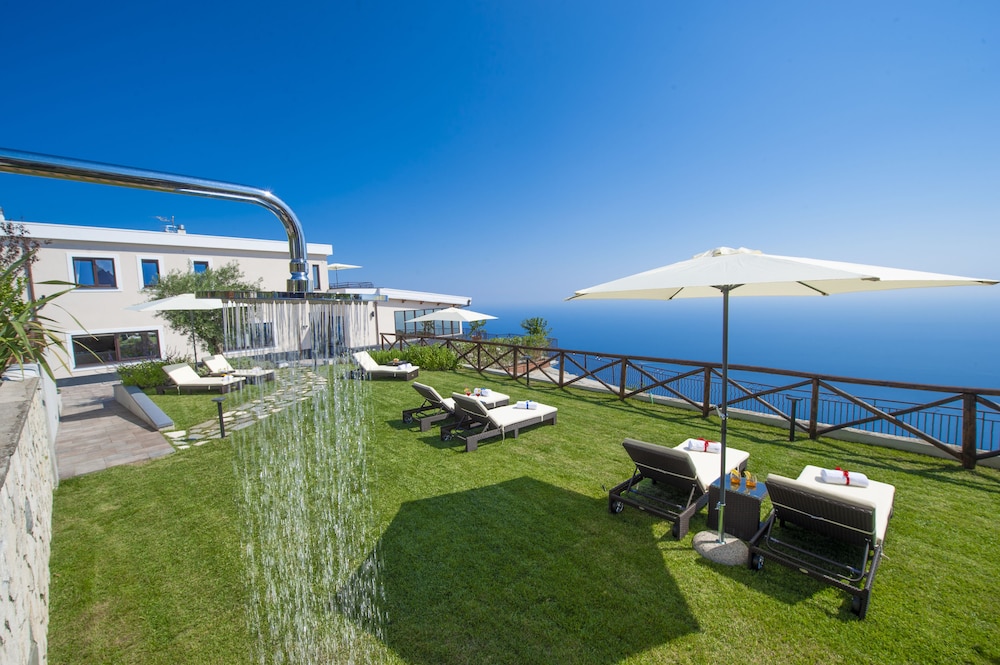 Villa Paradise Resort