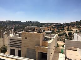 Dabouq luxury spaceous Apartment