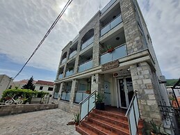 Mila & Aleksandr Apartments