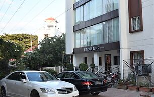 4 Seasons Suites