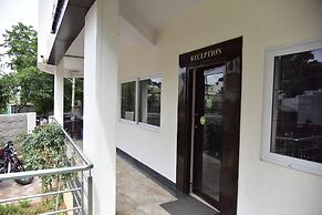 4 Seasons Suites