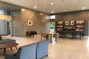 Lumpini Wongamat Suites