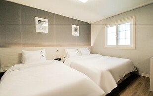 2Night Hotel
