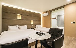2Night Hotel