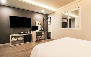 2Night Hotel