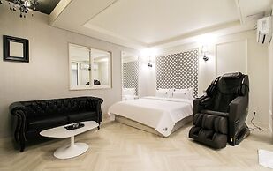 2Night Hotel