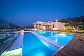 Villa Kedria with a panoramic ocean view