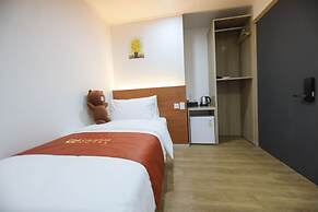 Calistar Hotel