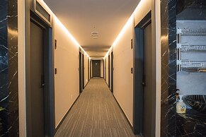 Calistar Hotel