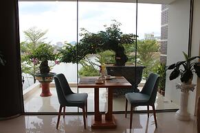 Lake View Hotel