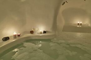 Cave Suite Oia