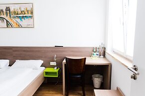 Hotel 37