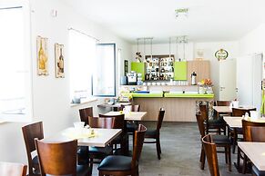Hotel 37