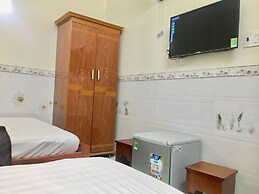 Trieu Hoang Hotel