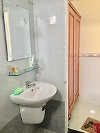 Trieu Hoang Hotel
