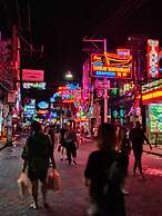 Walking Street Encore Hotel