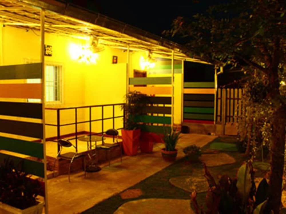 7 Colors House