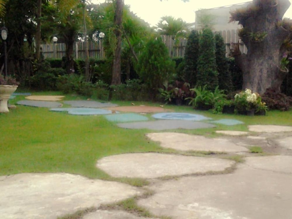 7 Colors House