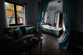 Elli Hotel