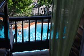 Elli Hotel
