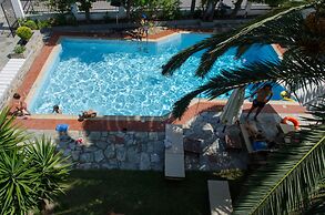 Elli Hotel