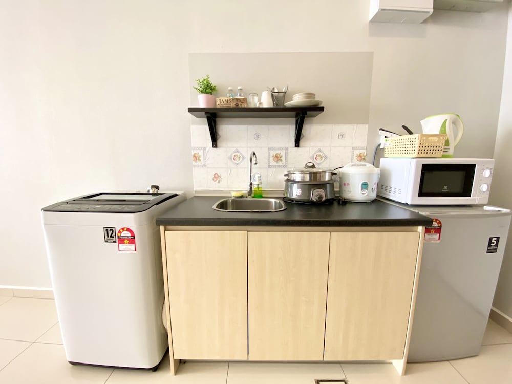 Chrisenbel Suites - Pinnacle PJ