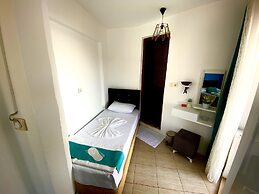 Sakin Otel