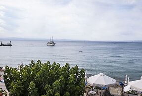 Xenios Hotel