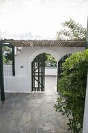 Xenios Hotel