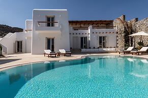 Villa Veneta at Ornos Sea View