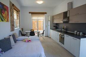 G&K Stone Suites