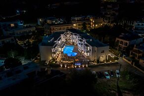 Cyano Hotel