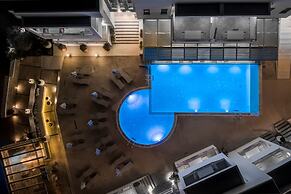 Cyano Hotel