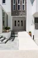 Cyano Hotel