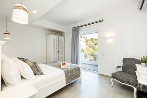 Cyano Hotel