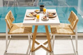 Cyano Hotel
