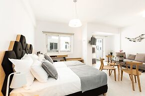 Cyano Hotel