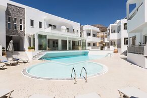 Cyano Hotel
