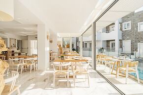 Cyano Hotel