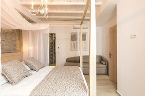 Cyano Hotel