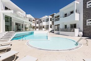 Cyano Hotel