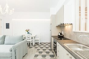 Cyano Hotel