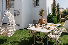 Cyano Hotel