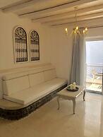 Cyano Hotel