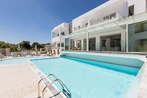 Cyano Hotel