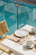 Cyano Hotel