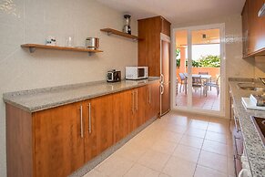 Luxurious and Spacious, 3 bedroom apartment ZA16